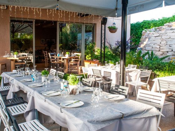 Ζήστε την εμπειρία της Λαμπρής στης Έλλης με παραδοσιακά εδέσματα, ατμόσφαιρα γιορτής και γεύσεις που ξυπνούν αισθήσεις και αναμνήσεις.